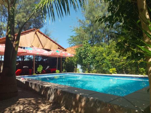 Santa Maria Other | Top-Rated Moony’s Chalets & Camping with Ocean Views