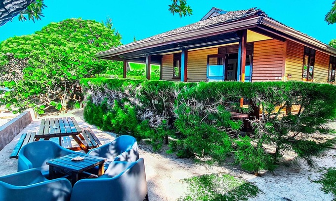 Temae Ski Chalet | Relaxing Bungalow Experience at Moorea - Bora Bora