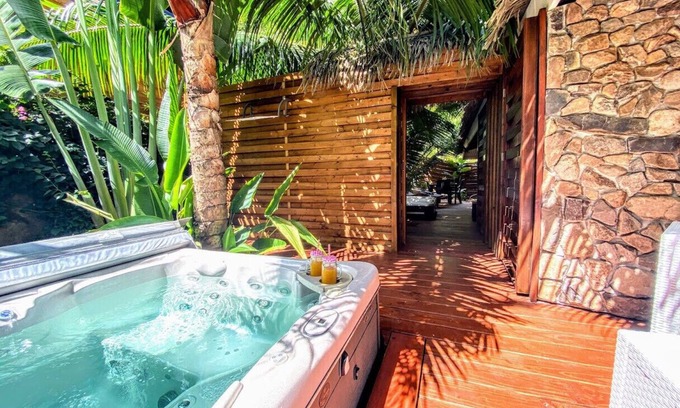 Pihaena Ski Chalet | Unwind at MOOREA: Ocean View Spa & Family-Friendly Retreat