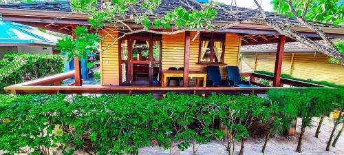 Temae House | Discover Beachfront Holiday Homes in Temae, French Polynesia