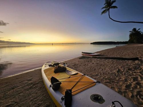 Hauru Apartment | Relax at MOOREA - Tropical Nest with Private Beach Access
