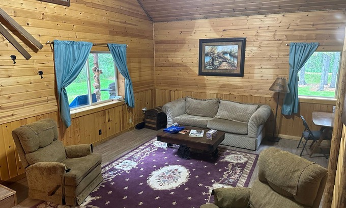 Ashton Cabin | Discover Moose Meadows: Wildlife Haven by Yellowstone