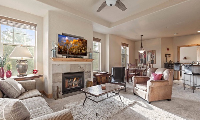 Kimball Junction Condo | Foxpoint 1678C: Top Floor Retreat with BBQ & Walkable Shops