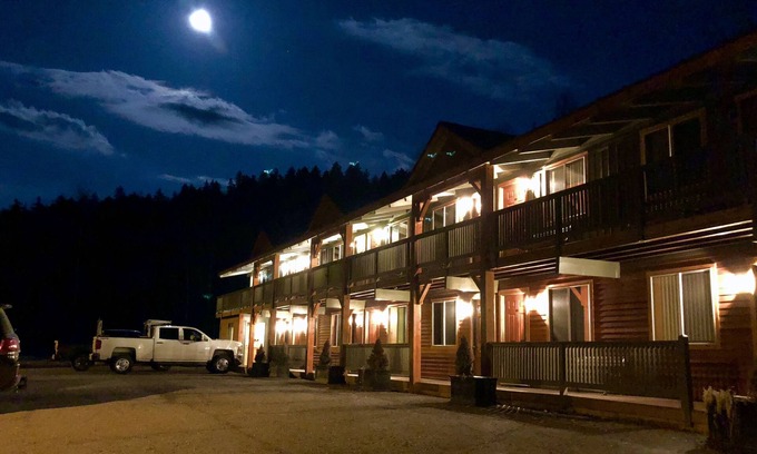 Greenville Junction Hotel | Discover Moose Mountain Inn with Oceanfront Views & Pool