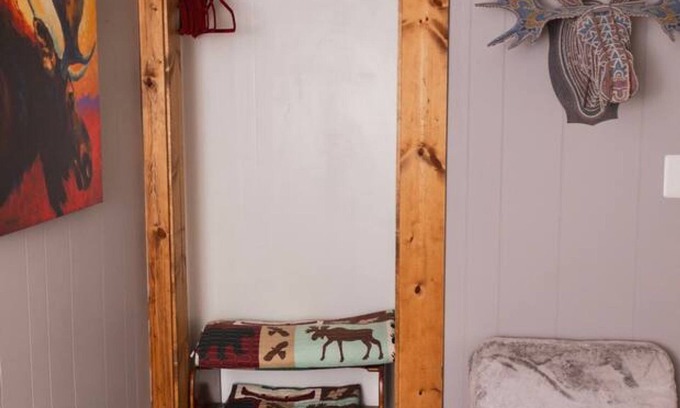 Silverton Apartment | Moose Room Rustic Colorado Lodge Escape