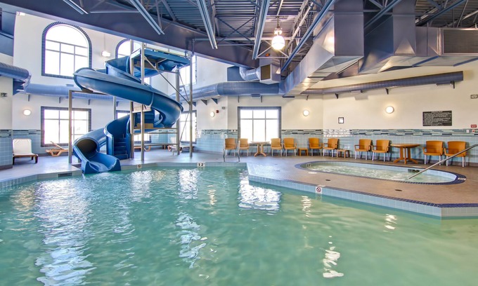 Moosomin Hotel | Explore Moosomin Canalta: Family-Friendly with Pool & Spa