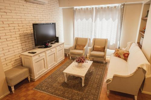 Centro Apartment | Discover Morada da Praça: 4-Star Family-Friendly Retreat