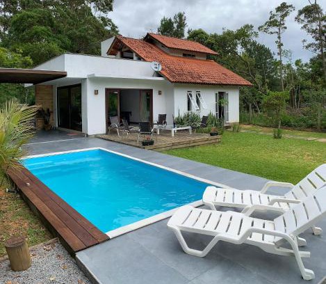 Garopaba House | Top-Rated Morada de Neide: Pet Friendly & Family-Friendly Getaway