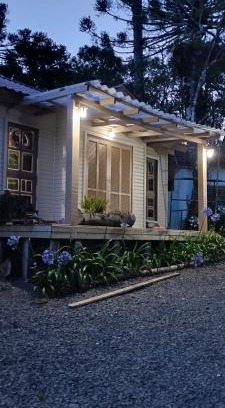 Sao Francisco de Paula Cabin | Pet-Friendly Retreat at Morada do Xaxim - Chalé Hortência