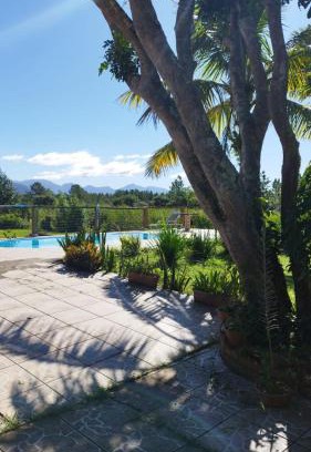 Pinheira Bed & Breakfast | Budget-Friendly Morada Fênix: Child-Friendly with Kitchen