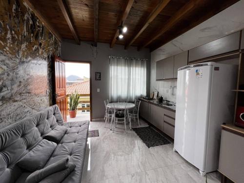 Carianos Apartment | Cozy Moradas Desterro, Near Airport - Pet & Child Friendly