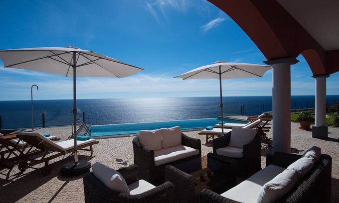 Arco da Calheta Villa | Oceanfront Villa with Heated Pool & Spa – Guest Rated 10/10