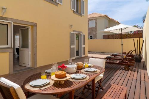 Vila Baleira House | Moradia Felicidade Rocha PXO by An Island Apart