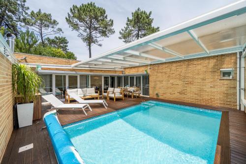 Gemeses House | Experience Elegance at Moradia Quinta Da Barca Resort