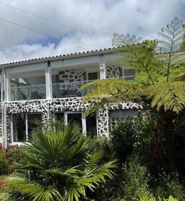 Lomba House | Guest Rated 9.2: Moradia das Flores with Family-Friendly Perks