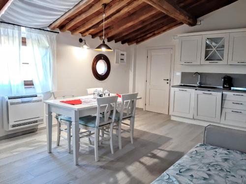 Castagneto Carducci Apartment | Family-Friendly Moraiolo Podere le Bozze with Pool & Wi-Fi
