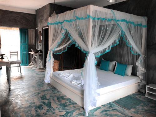 Matara House | Discover More Joy: Ocean View Getaway with Breakfast