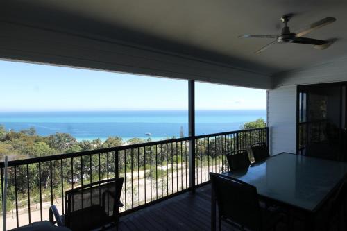 Brisbane Waterfront House | Magnificent Views at Moreton: Family-Friendly Retreat