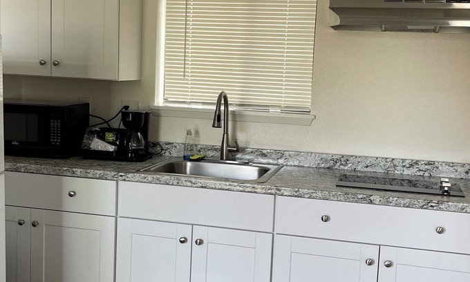 Milton-Freewater Hotel | Discover Comfort at Morgan Inn And Suites with Spa Amenities