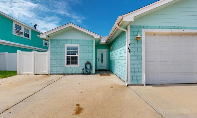 Safe Harbor House | Family-Friendly Retreat at Morgan Shores: Pool & Pets Welcome