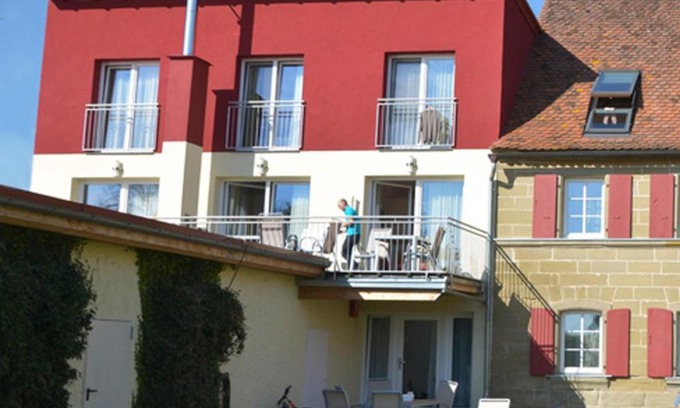 Binzwangen Apartment | Discover Morgensonne: Family-Friendly & Pet Welcoming Stay