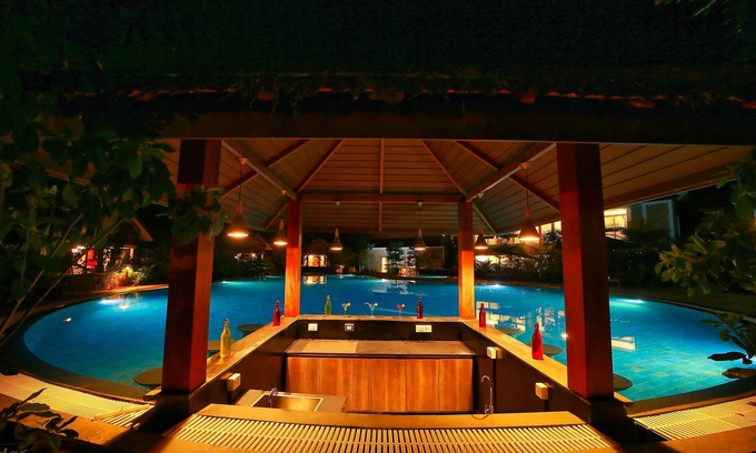 Pinangode Hotel | Experience Morickap Resort: Family-Friendly Getaway