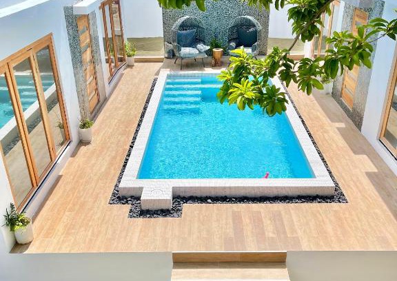 Curacao Apartment | Relax at Moringa Resort: Poolside Studio with Open-Air Shower