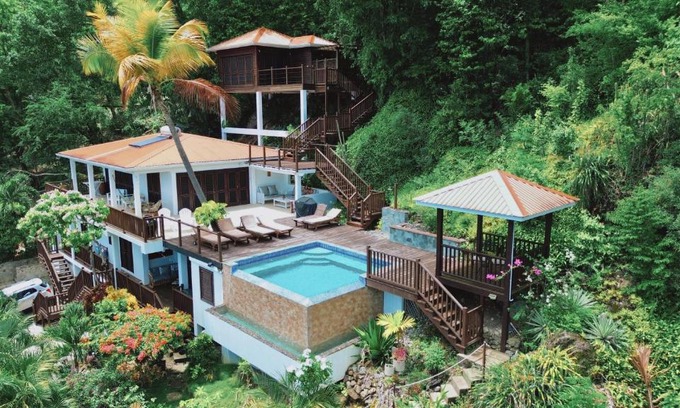 Mamin Cabin | Top-Rated Moringa Villa Studio with Ocean View and Pool