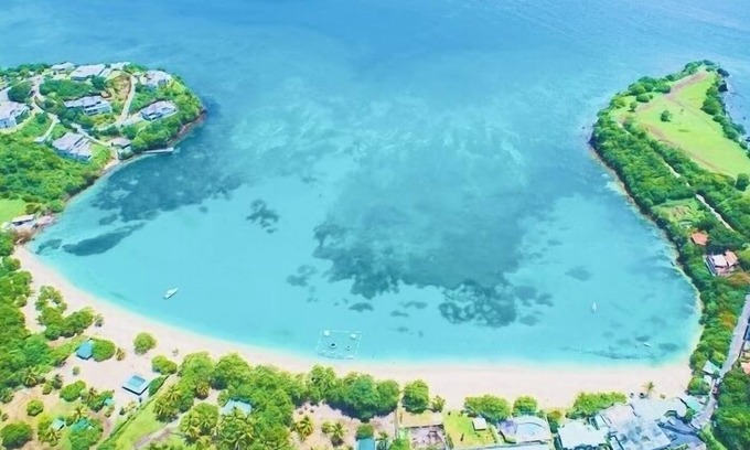 Morne Rouge Condo | Beachfront Retreat: BBC Beach Condo with Ocean View & Pool