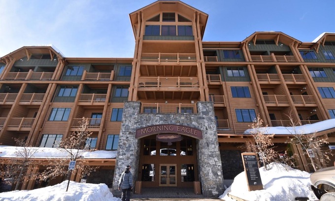 Whitefish Condo | Explore Morning Eagle Alpine Apres: Spa & Hot Tub Retreat