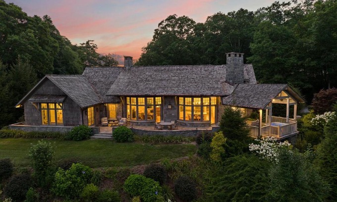 Banner Elk House | Discover Morning Star: Relaxation with Spa and Breakfast
