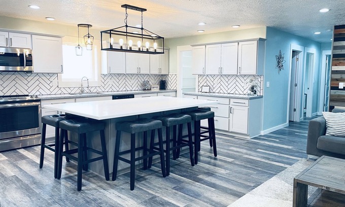 Farmington Apartment | Morningstar Retreat: Modern Escape with Scenic Views & Spa
