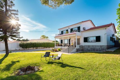 Cobre House | Family-Friendly Moro's Friends House in Cascais - Rated 9.1