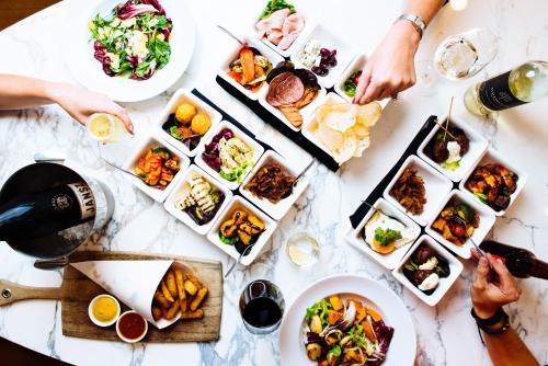 Glengowrie Hotel | Welcoming Morphett Arms Hotel: Family-Friendly Amenities