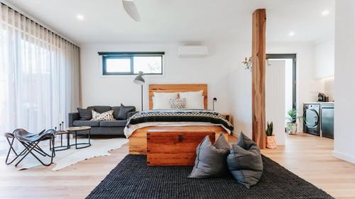 Flinders Apartment | Discover the Unique Morradoo Studio Experience Today!
