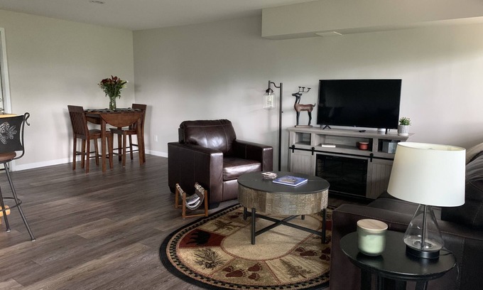 Doubleheader Apartment | Unforgettable Morrison Mountain Studio Getaway for Families