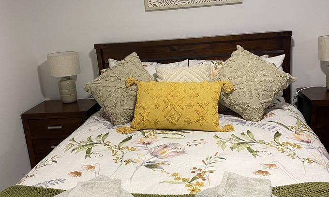 Hay Apartment | Explore Morro's Place: Steps to Main Street & Breakfast Included