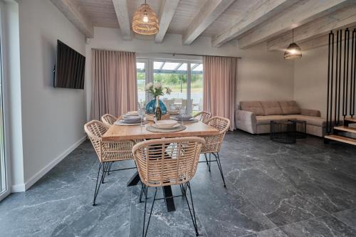 Wladyslawowo House | Discover Morska Dolina: Oceanfront Retreat with Pool