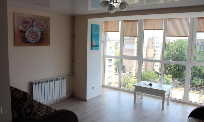 Jasienow Apartment | Discover Morskoi Dom: Family-Friendly Retreat with Pool