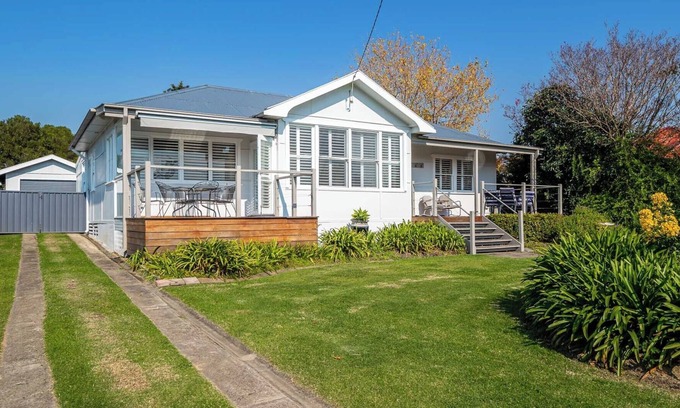 Moruya House | Beachfront Moruya Holiday House with Spa & Ocean Views