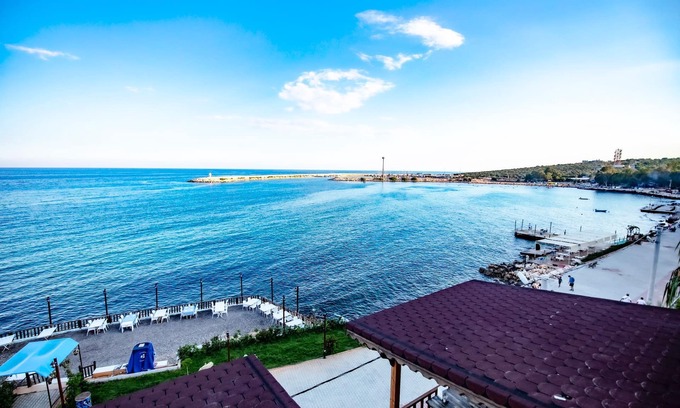 Artikli Hotel | Top-Rated Mose Restoran Motel Beach with Family-Friendly Dining