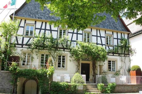 Reil Apartment | Oceanfront Escape at Mosel-Side: Guest Rated 9.8/10