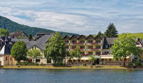 Ellenz Hotel | Pet-Friendly Retreat at Moselstern Hotel Fuhrmann