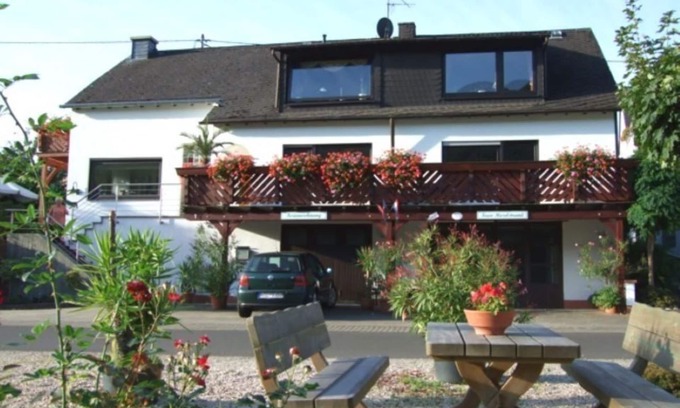 Losnich Apartment | Scenic Retreat at Moselstrand: Rated 9.8 with Pool & Spa