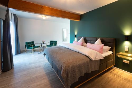 Trittenheim House | Family-Friendly Retreat at Moselweingut & Gästehaus Hubertushof