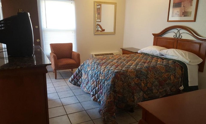 Miller Beach Apartment | Budget-Friendly Stay at Mosley - Perfect for Families