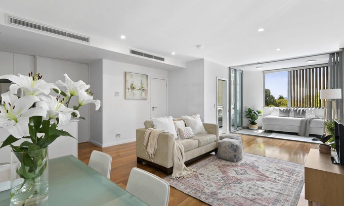 Mosman Apartment | Modern 1 Bedroom Unit in Mosman with Family-Friendly Amenities