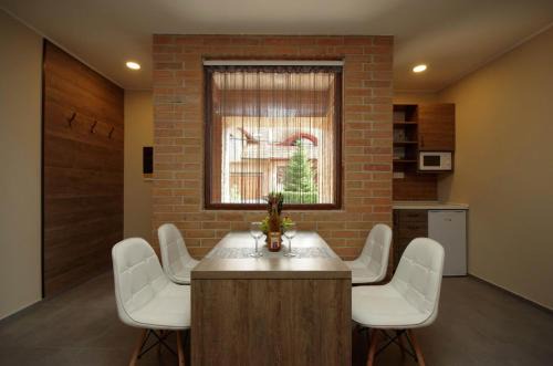 Gyula Apartment | Top-Rated Family Stay at Mosoly Deluxe Apartman