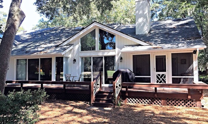 Moss Creek House | Relax at Moss Creek - Guest Rated 9.8 with Ocean Views!