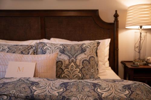 Dunsmuir Hotel | Discover Mossbrae Hotel: Pet-Friendly with Top Ratings!